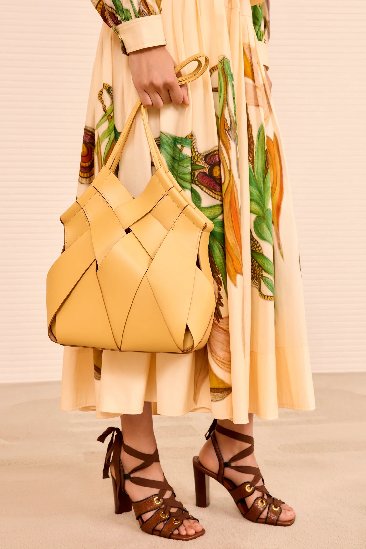 CHARLOTTE SHOULDER BAG