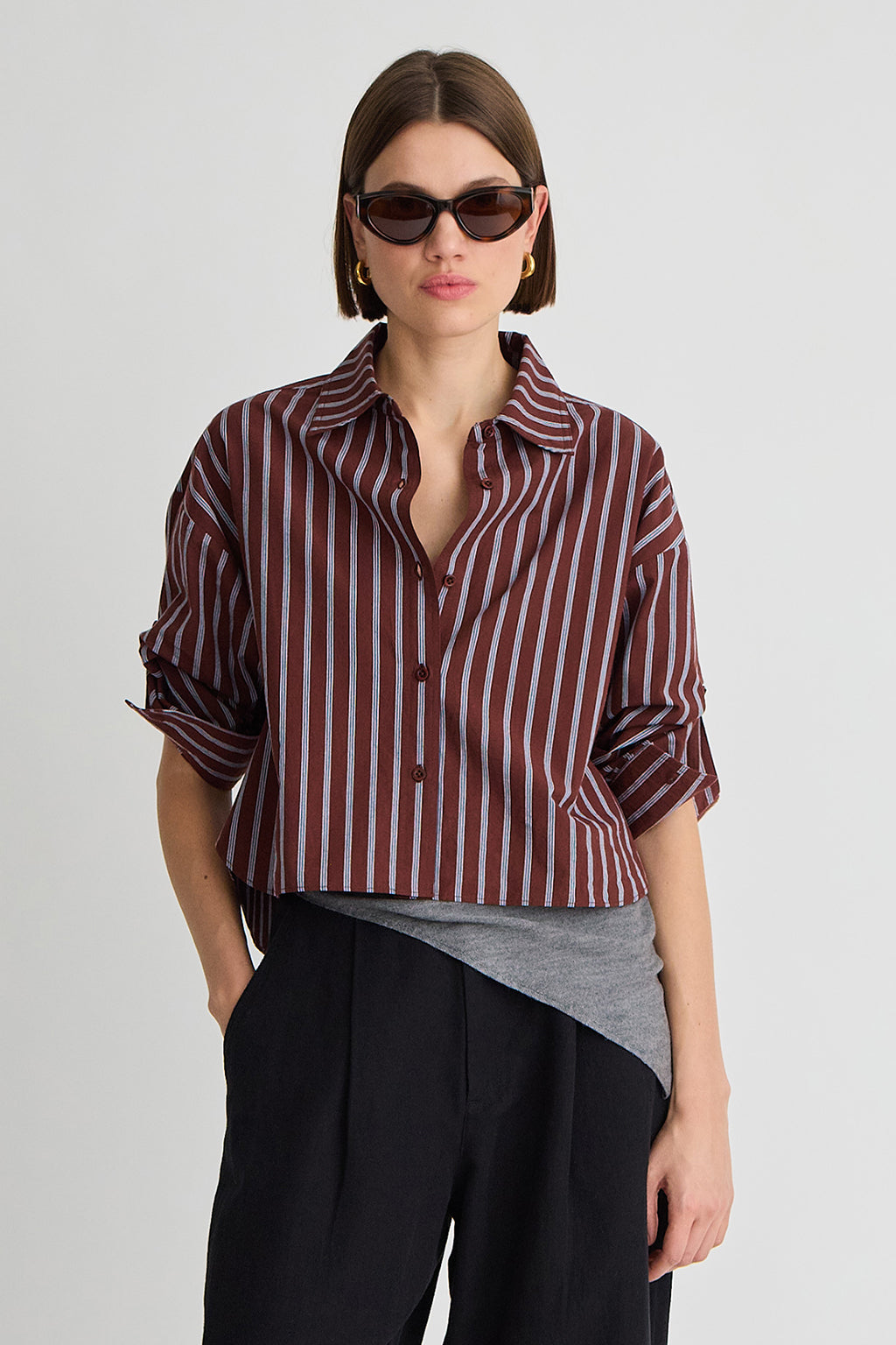CROPPED ISOLDE BUTTON DOWN
