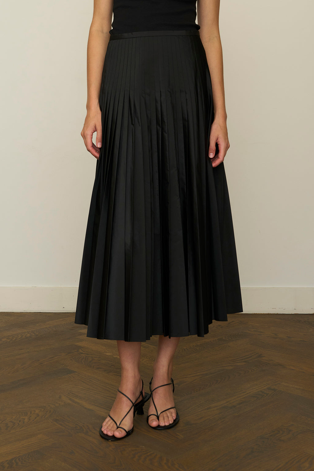 TECHNICAL PLISSÉ SKIRT *pre-order*