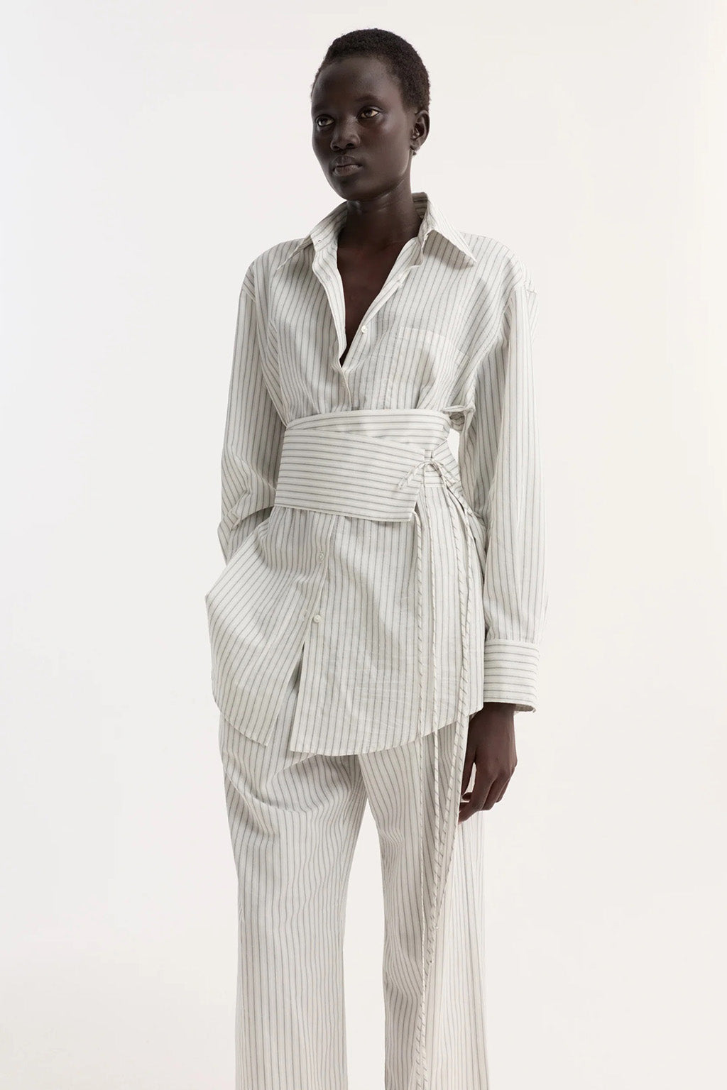 CHEMISE CEINTURÉE EN SOIE RAYÉE