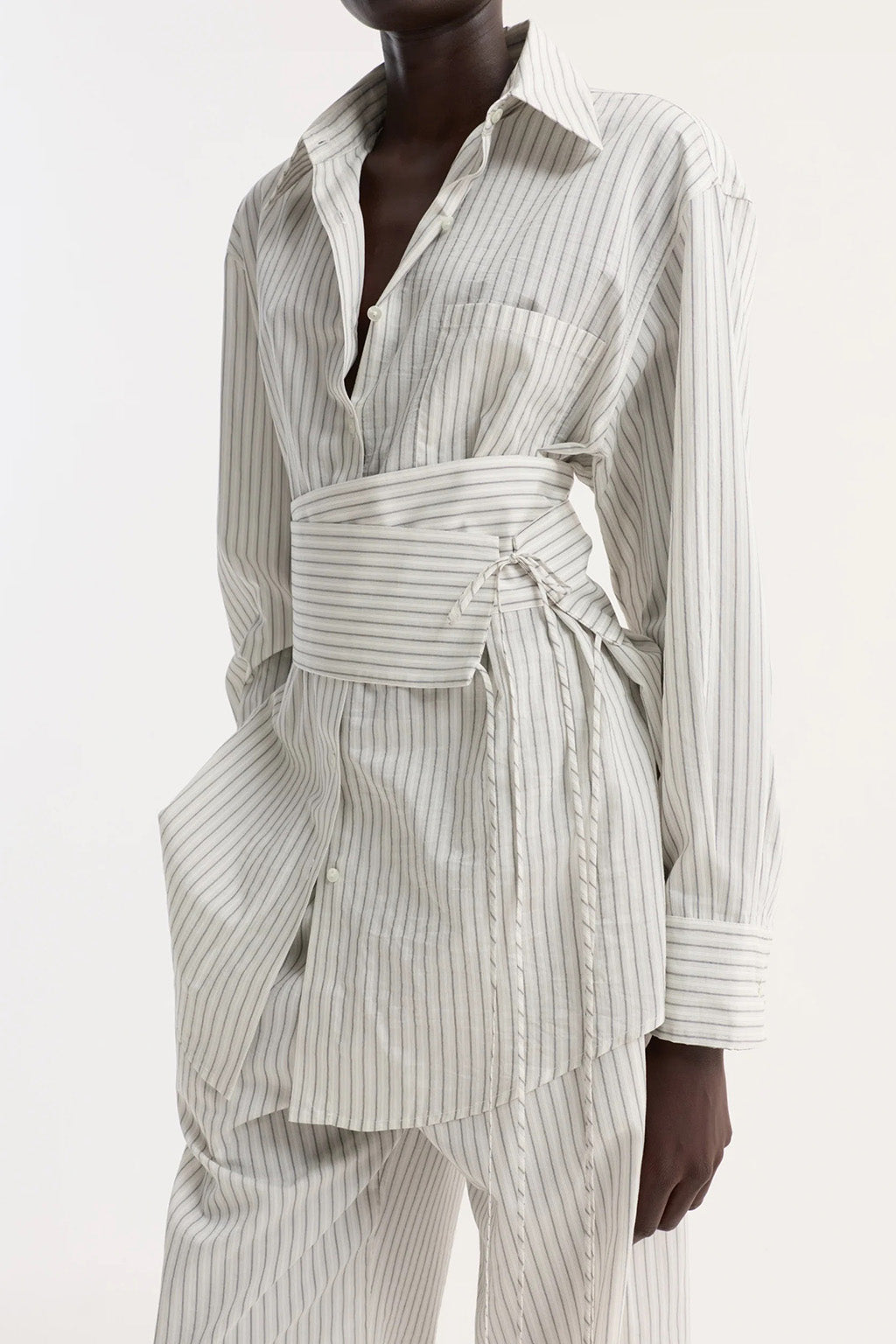 CHEMISE CEINTURÉE EN SOIE RAYÉE