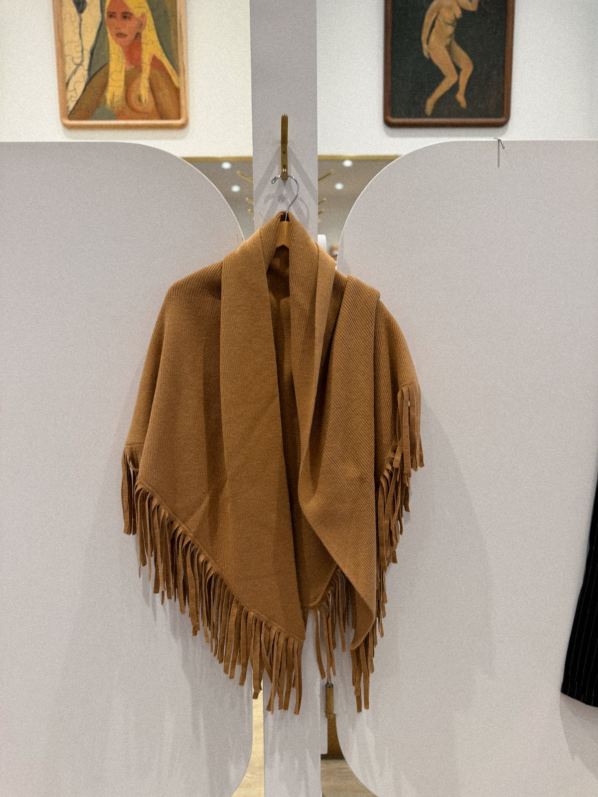 THE BIG SWEATER FRINGE SCARF