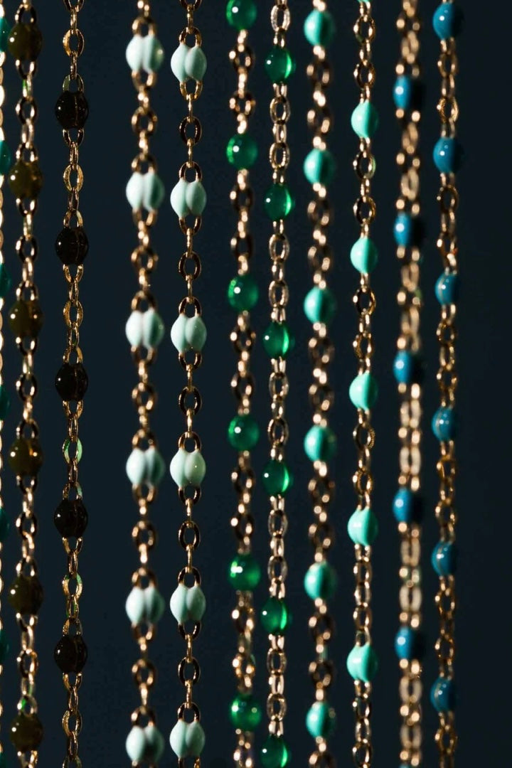 CLASSIC 16" GIGI NECKLACE IN EMERALD