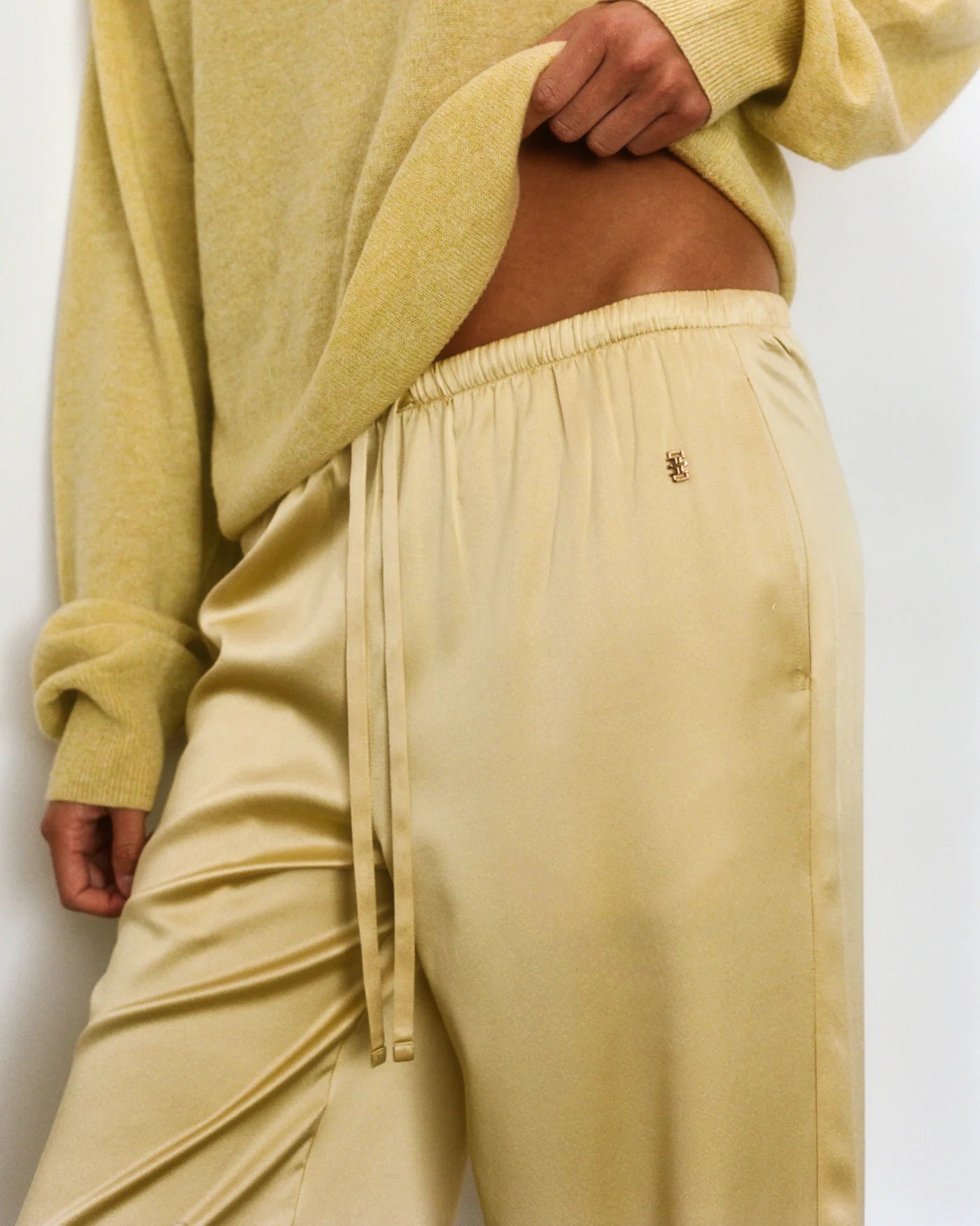 PANTALON EN SOIE BRODY