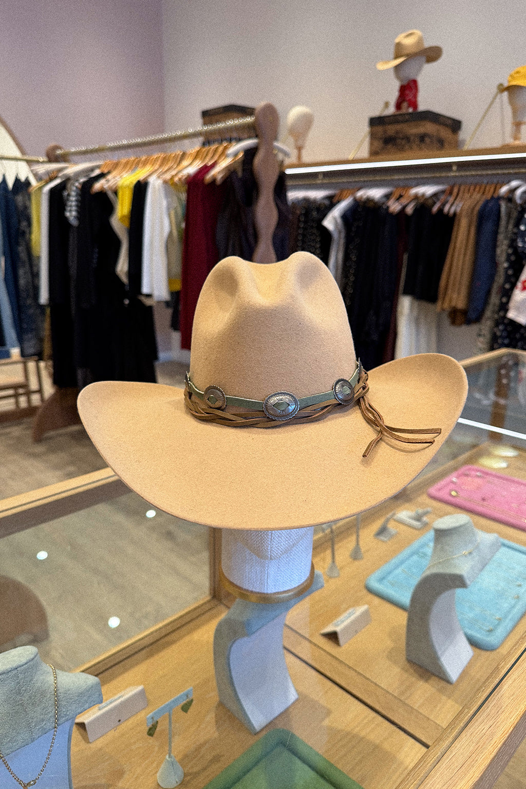 CONCHA HAT BAND IN GREEN NUBUCK