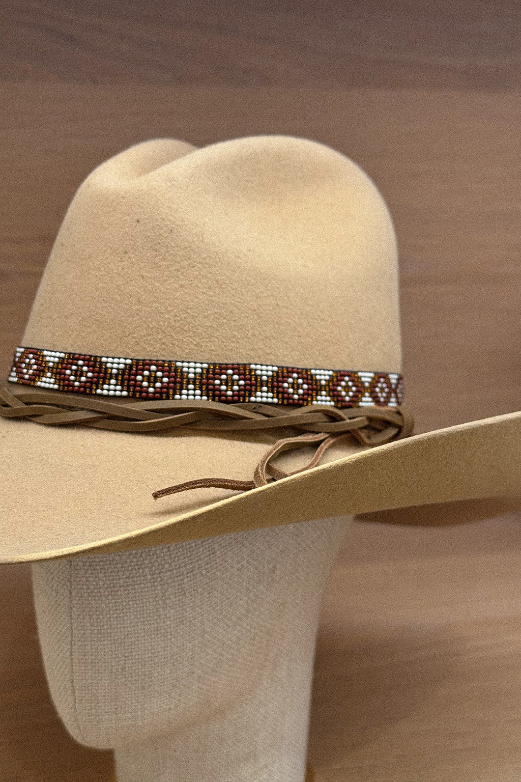 BEADED HAT BAND IN COPPER & WHITE