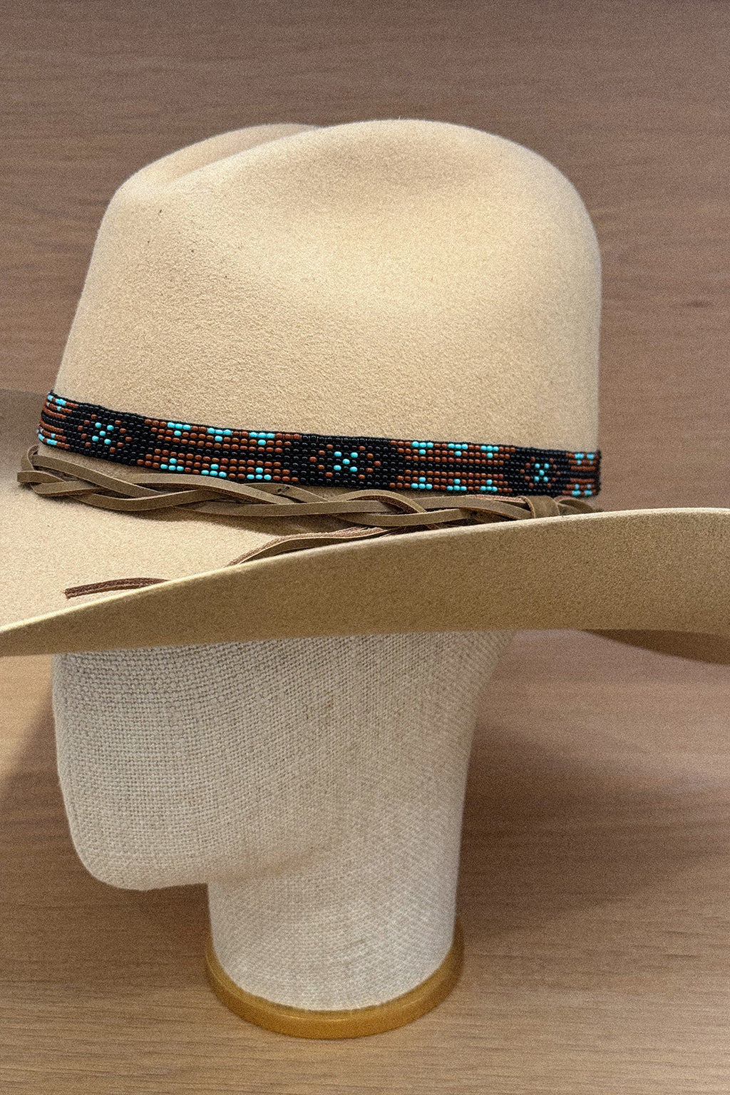 BEADED HAT BAND IN BROWN, BLACK & TURQUOISE