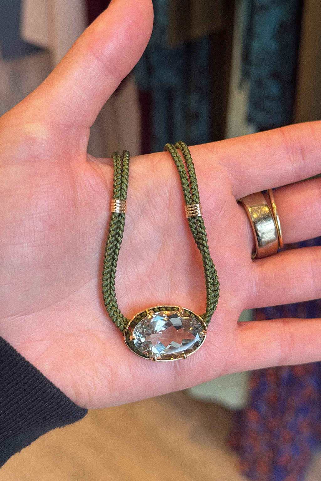 COLLIER PENDENTIF CORDON DE SOIE AMÉTHYSTE VERTE