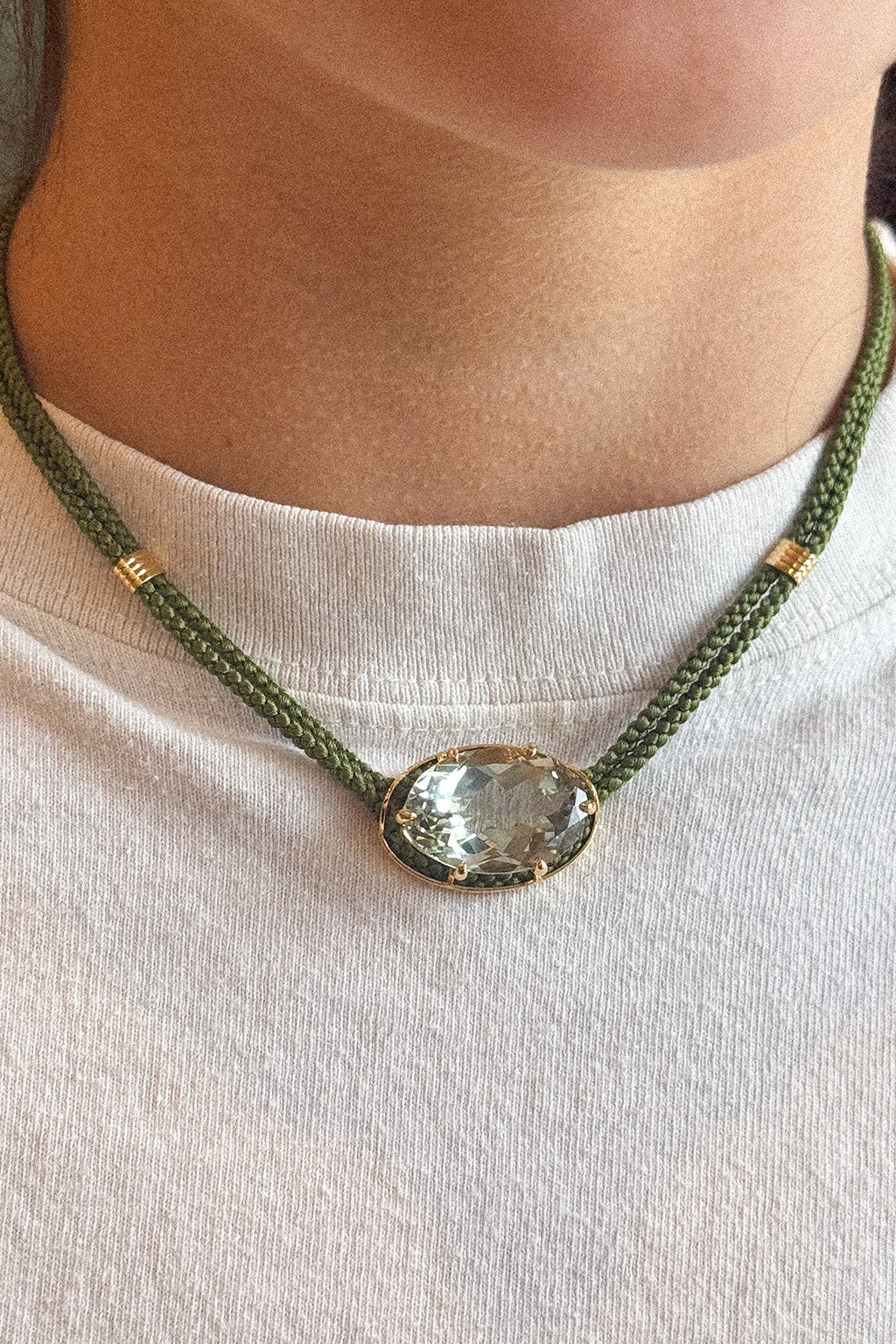 COLLIER PENDENTIF CORDON DE SOIE AMÉTHYSTE VERTE