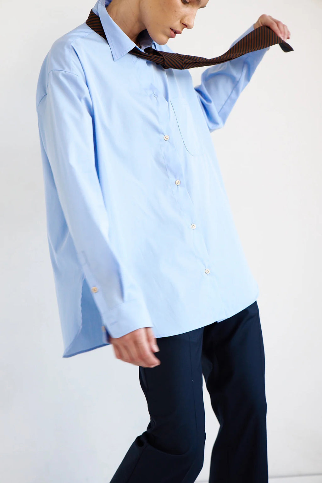 THE ESSENTIAL BLOUSE