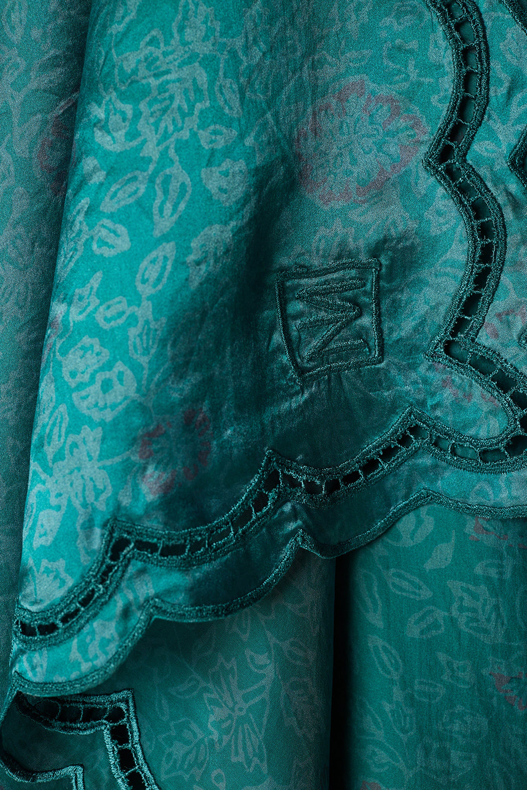 EMBROIDERED SILK PRINT SARONG/SCARF