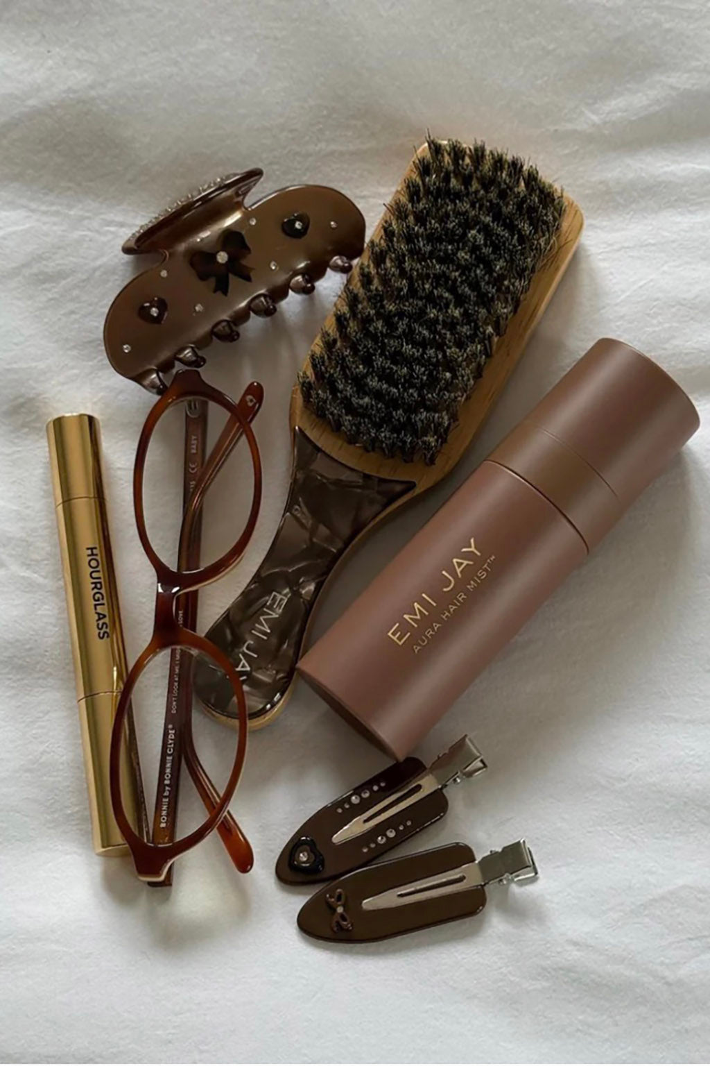 MINI BOAR BRISTLE BRUSH IN TOASTED SUGAR