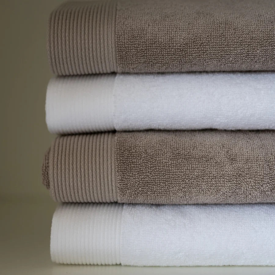 THE BATH TOWEL CHALK