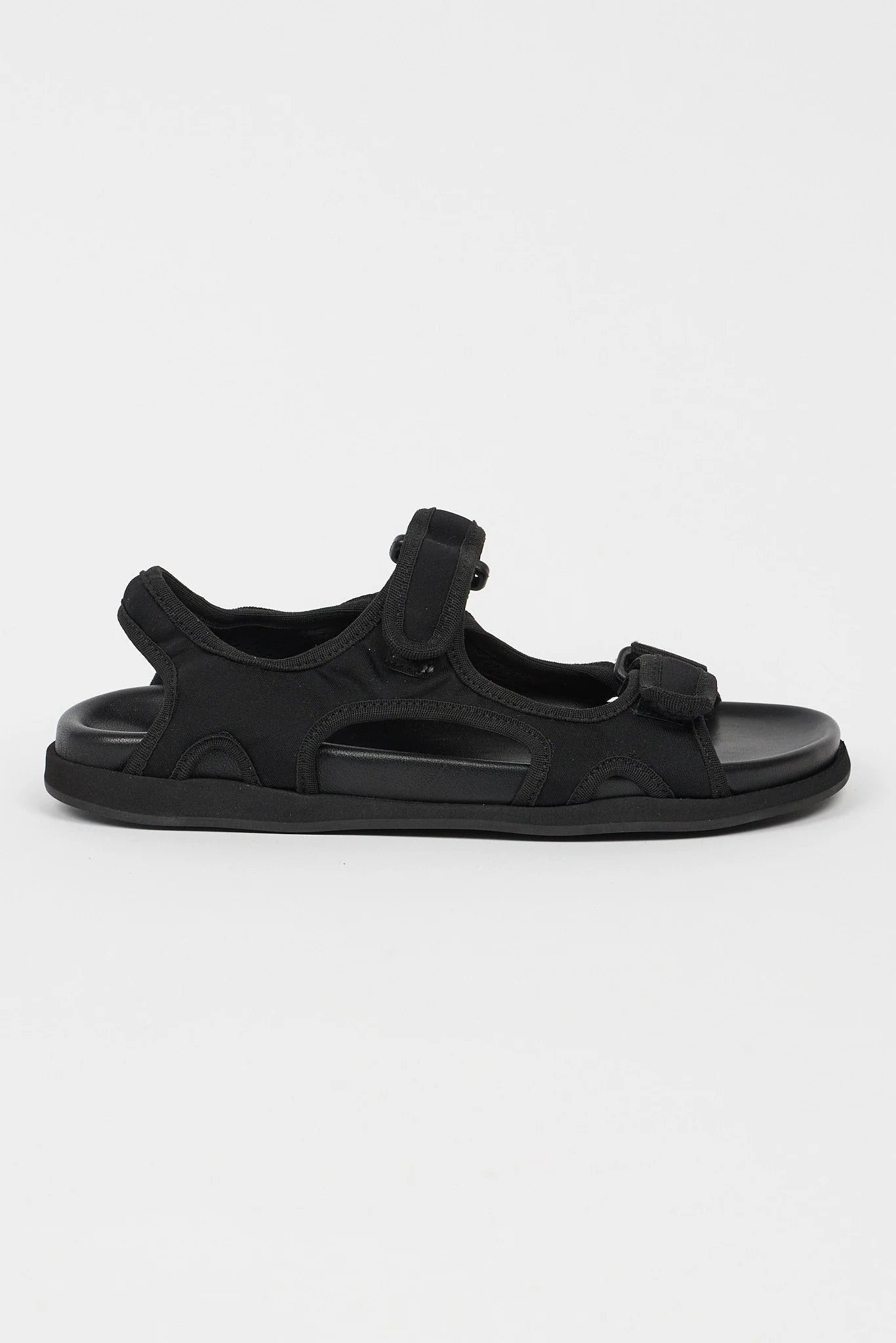 THE WALKING SANDAL SNEAKER