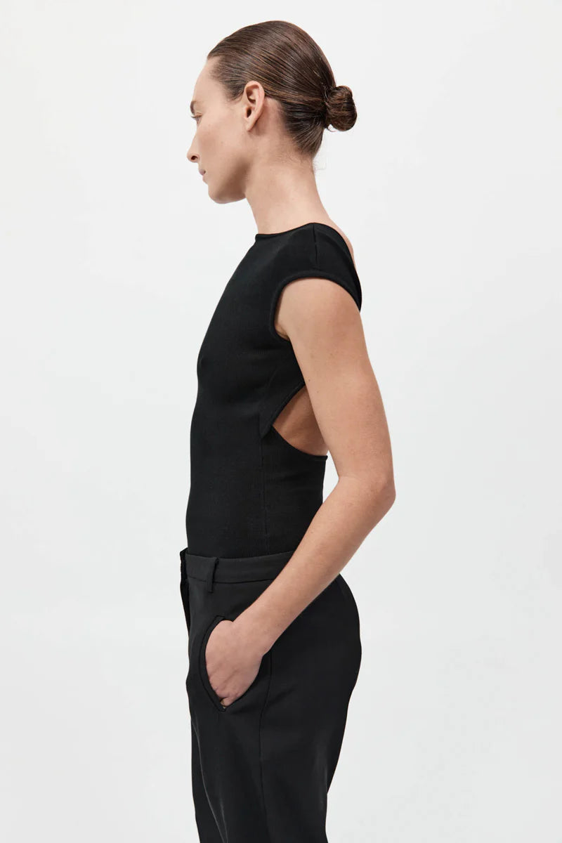 SCULPTED BALLET KNIT TOP