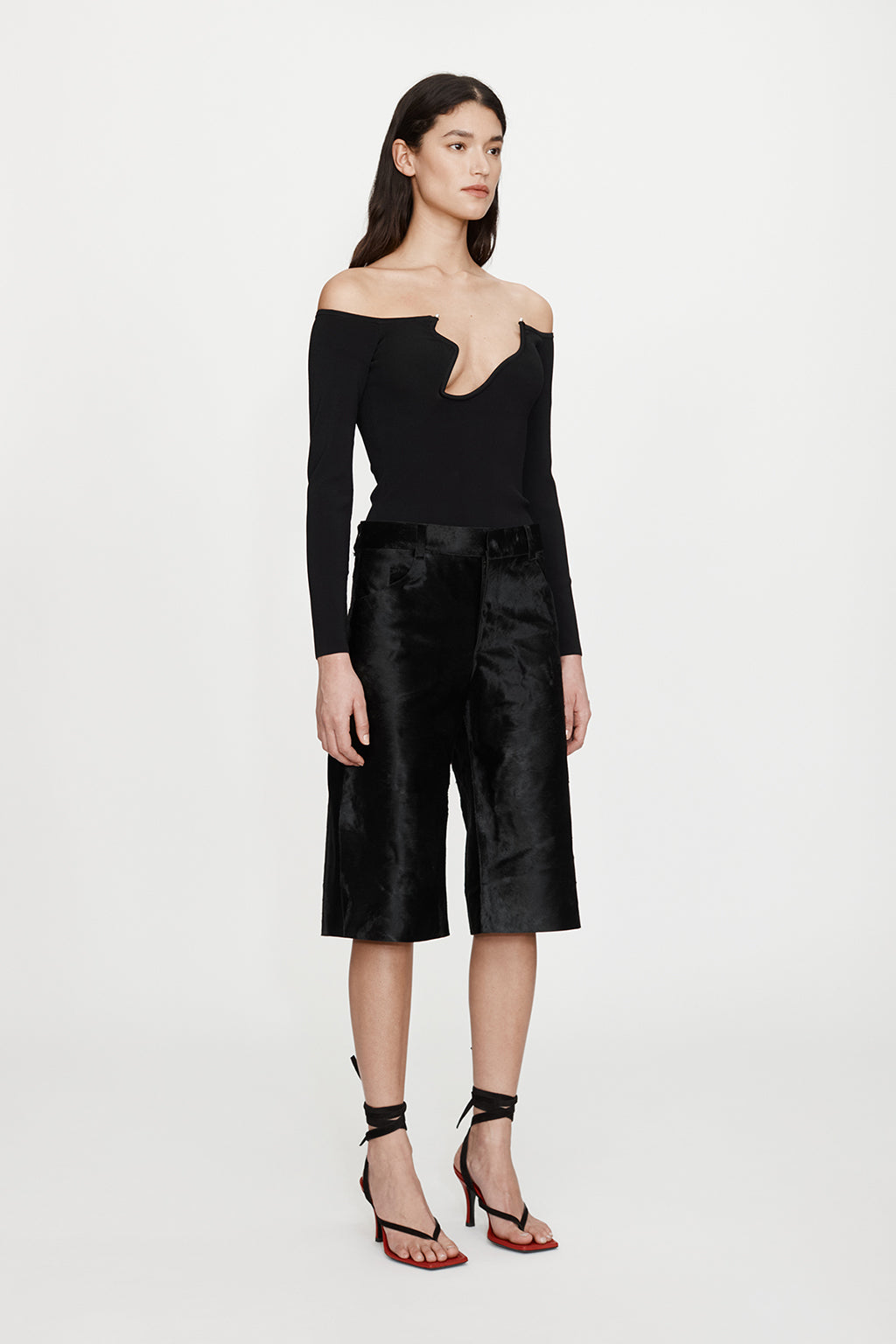 ODESSA ARCED KNITTED L/S TOP