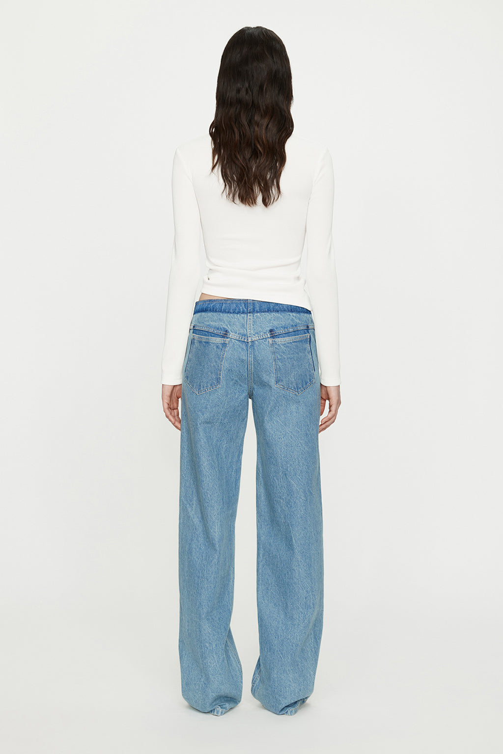 CRYSTAL PENDANT OPEN TWIST LONG SLEEVE TOP