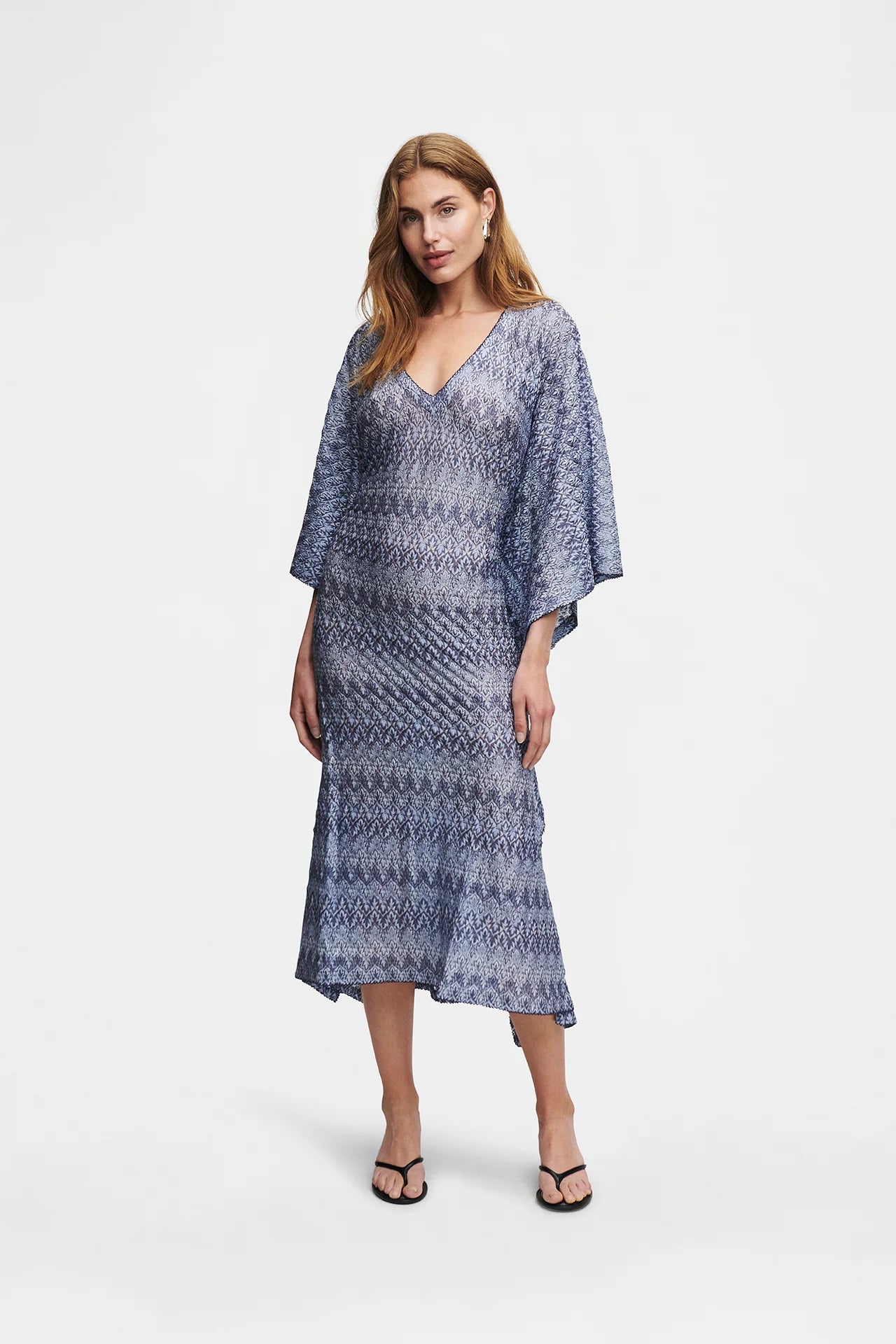 CAFTAN EN TRICOT BLEU ET DORÉ