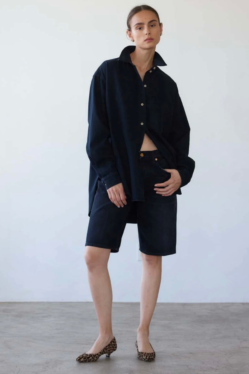 THE ESSENTIAL DENIM SHIRT