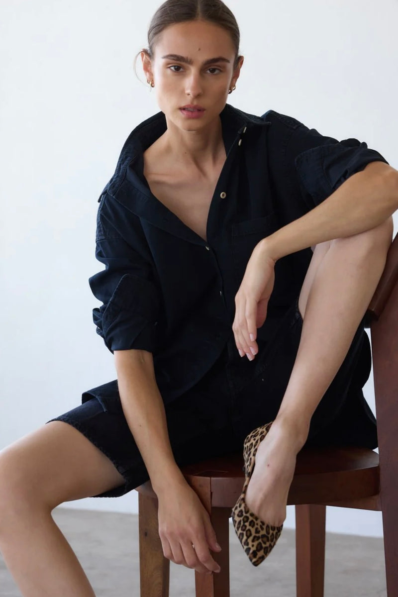 THE ESSENTIAL DENIM SHIRT