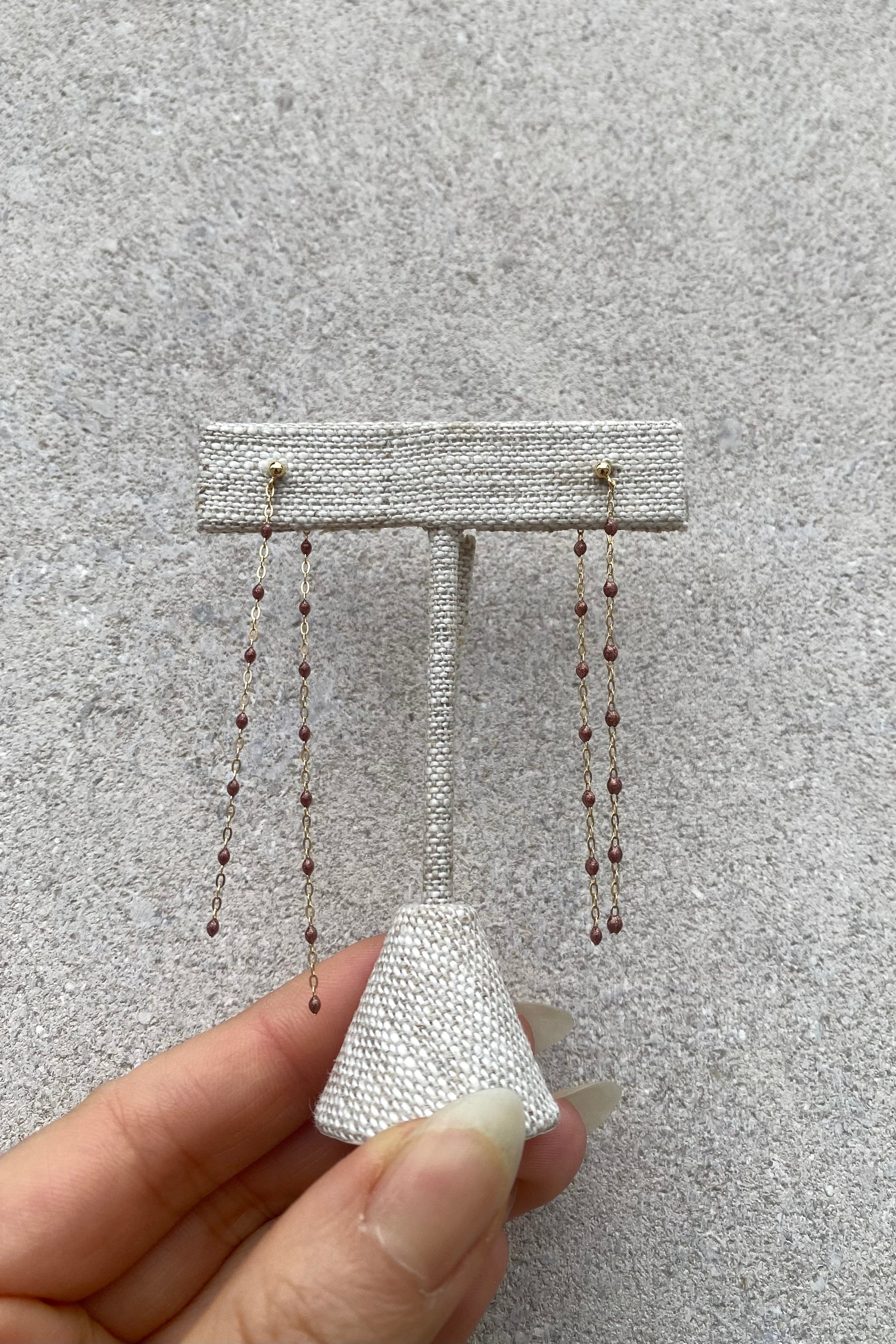 CLASSIC DANCING EARRINGS IN COPPER