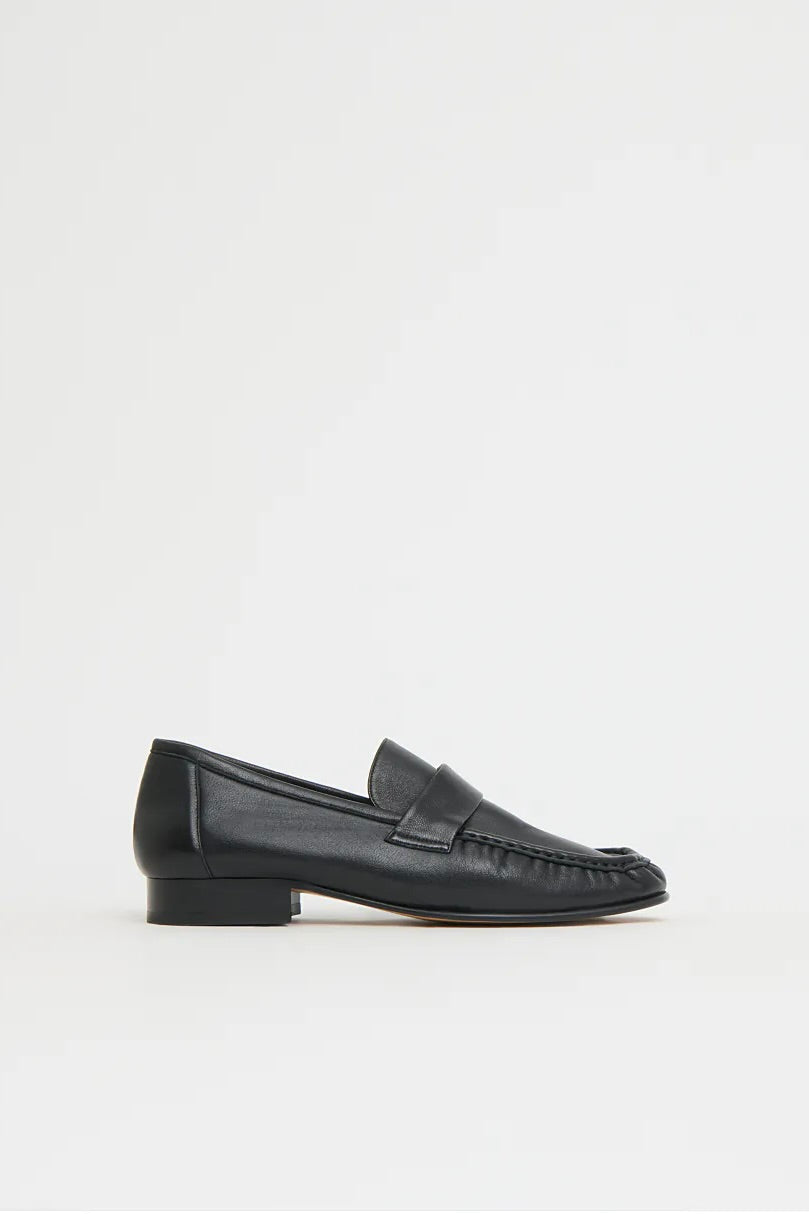 RUCHED LOAFER