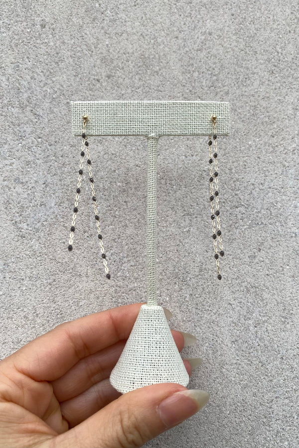 CLASSIC DANCING EARRINGS IN QUARTZ