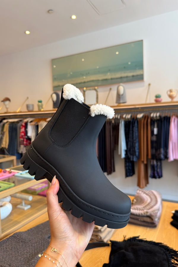 LEATHER HIGHLAND BOOT