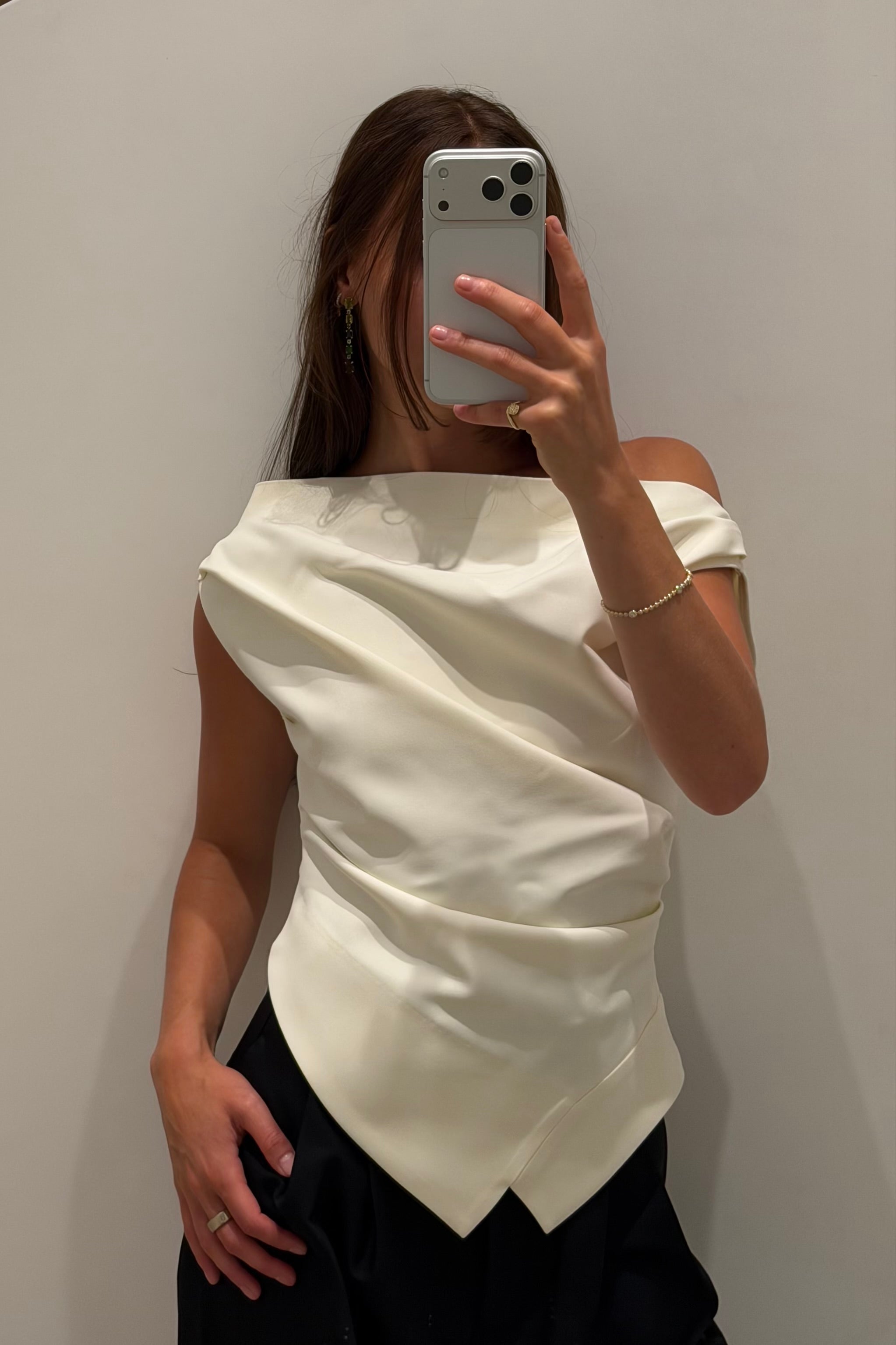 OFF THE SHOULDER LAPEL TOP