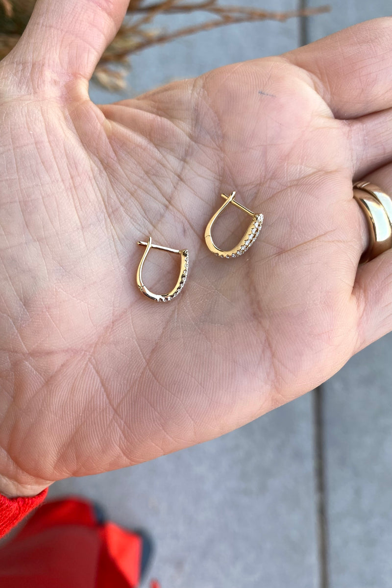 LOOPED DIAMOND HUGGIES