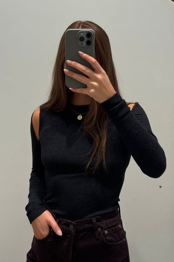 PIERCE TEE