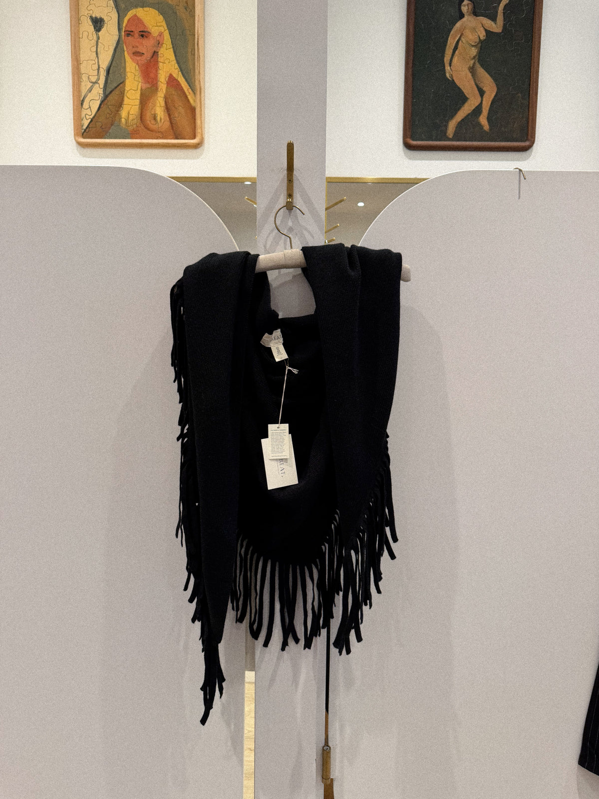THE BIG SWEATER FRINGE SCARF