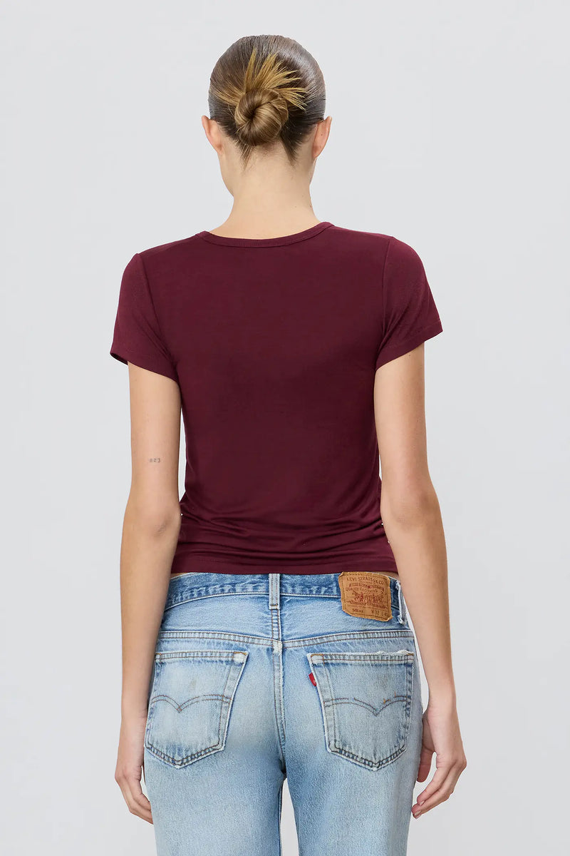 FITTED CREWNECK SHORT SLEEVE T-SHIRT