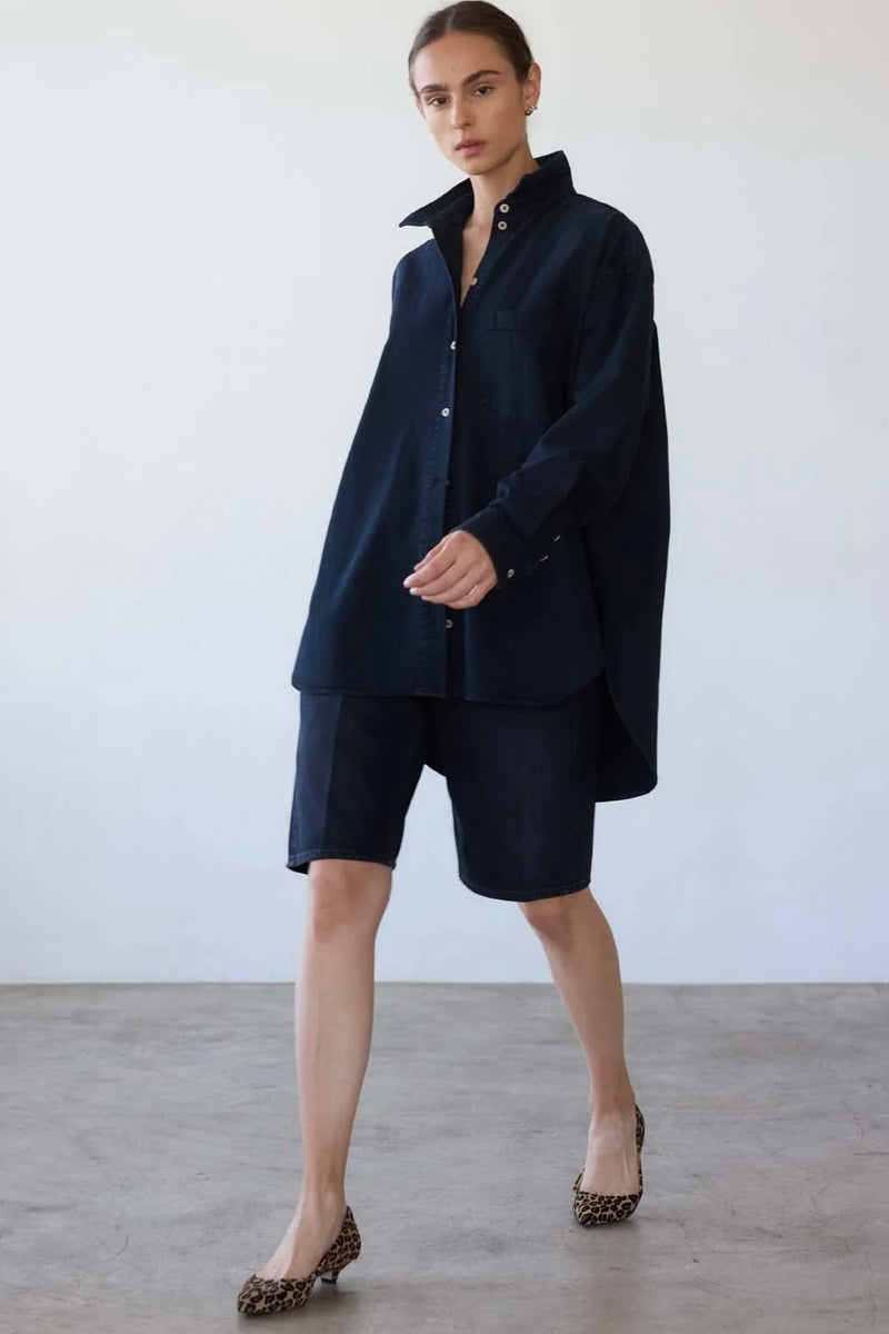 THE ESSENTIAL DENIM SHIRT