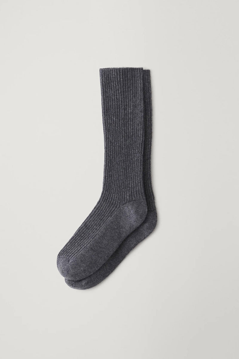 ZERA CASHMERE SOCKS IN GRAPHITE