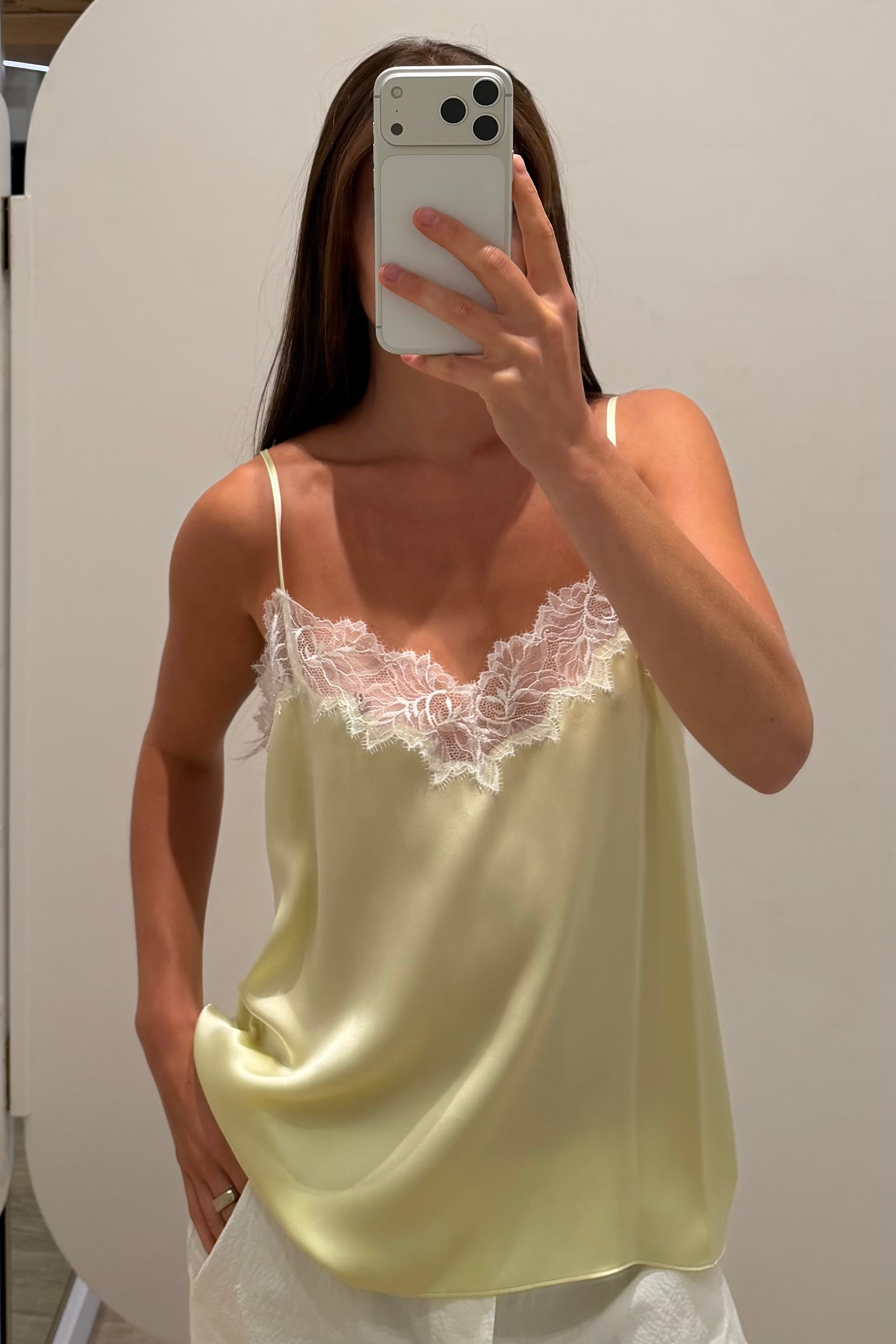 CARACO BOBBI EN DENTELLE À ENCOLURE EN V