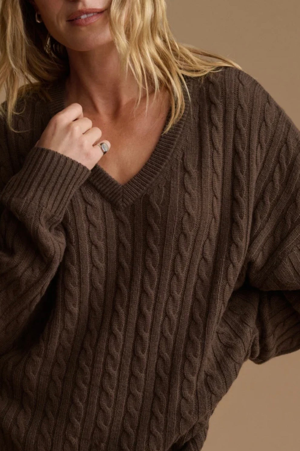 NELL V-NECK SWEATER