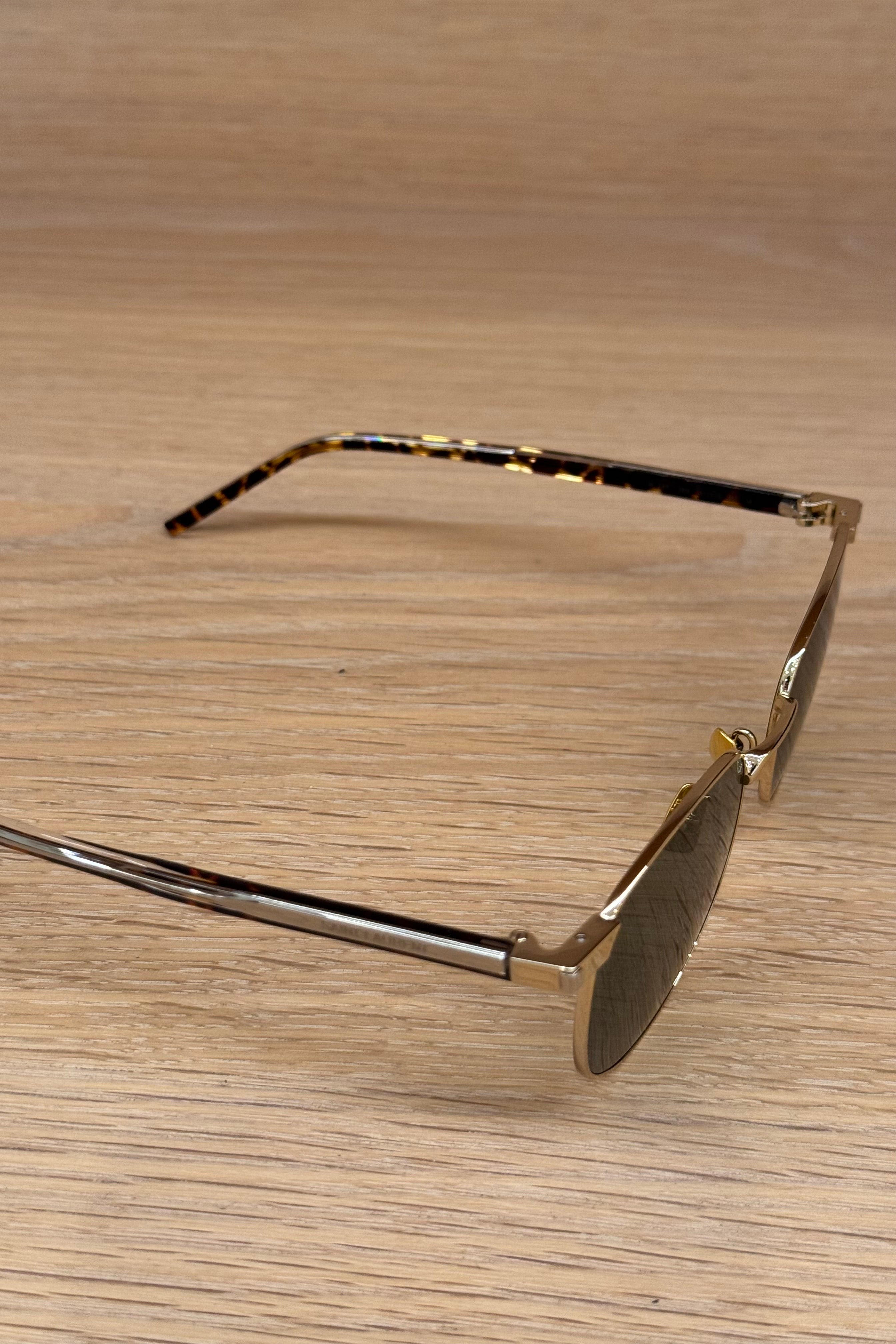 GOLD METAL SUNGLASSES