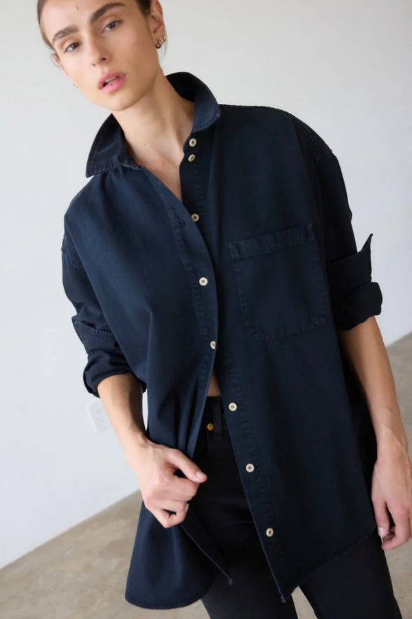 THE ESSENTIAL DENIM SHIRT