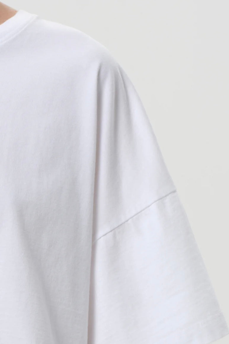 ARLI OVERSIZED CROPPED TEE