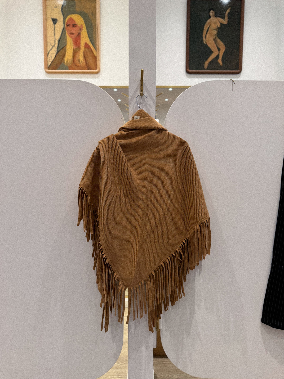 THE BIG SWEATER FRINGE SCARF