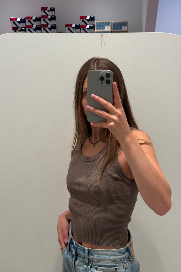 SHRUNKEN POPPY TANK
