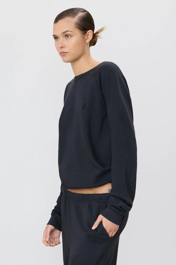 OVERSIZED RAGLAN SWEATSHIRT
