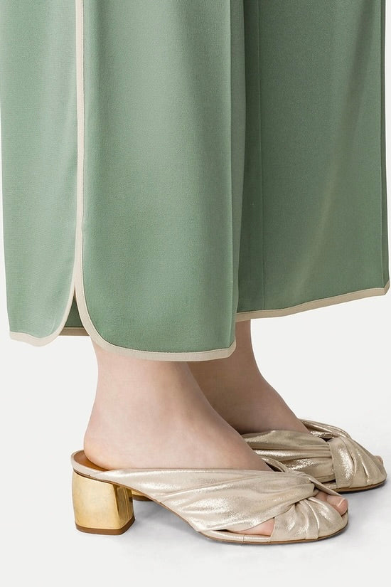 PANTALON COURT EN SATIN BRILLANT ENVERS