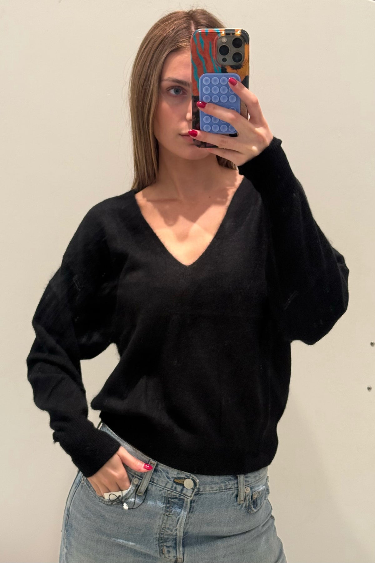 SOFTEST SILK CASHMERE V-NECK SWEATER