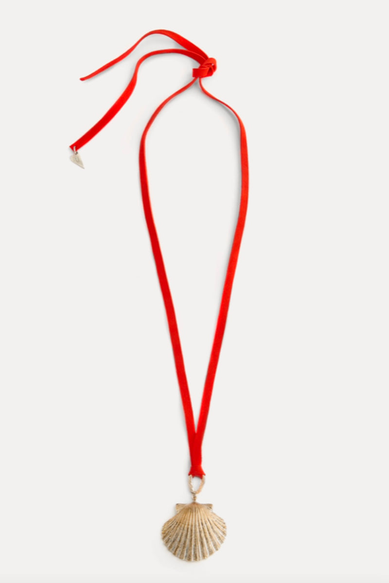 SEASHELL NECKLACE ON SUEDE CORD