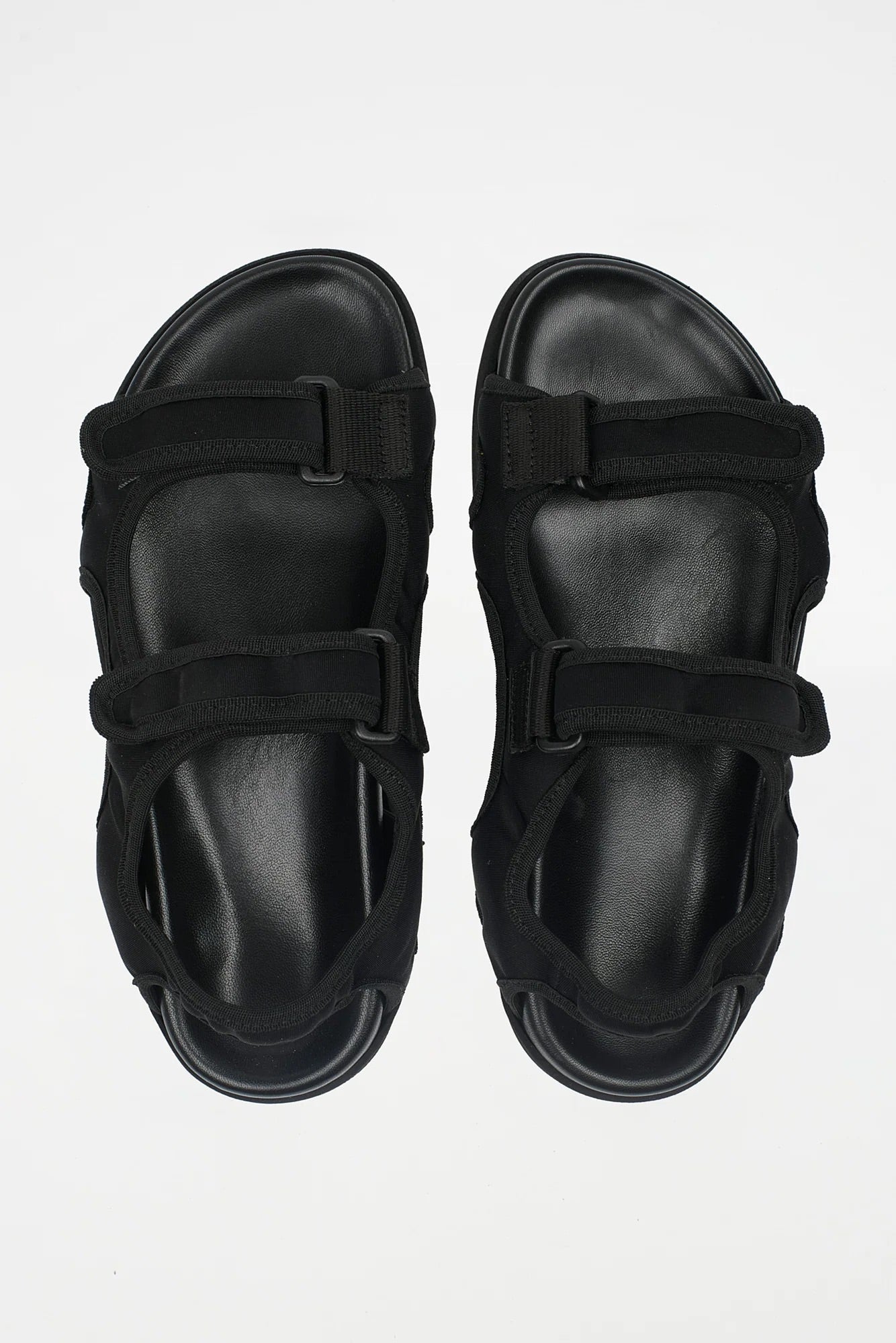 LA SNEAKER SANDALE DE MARCHE