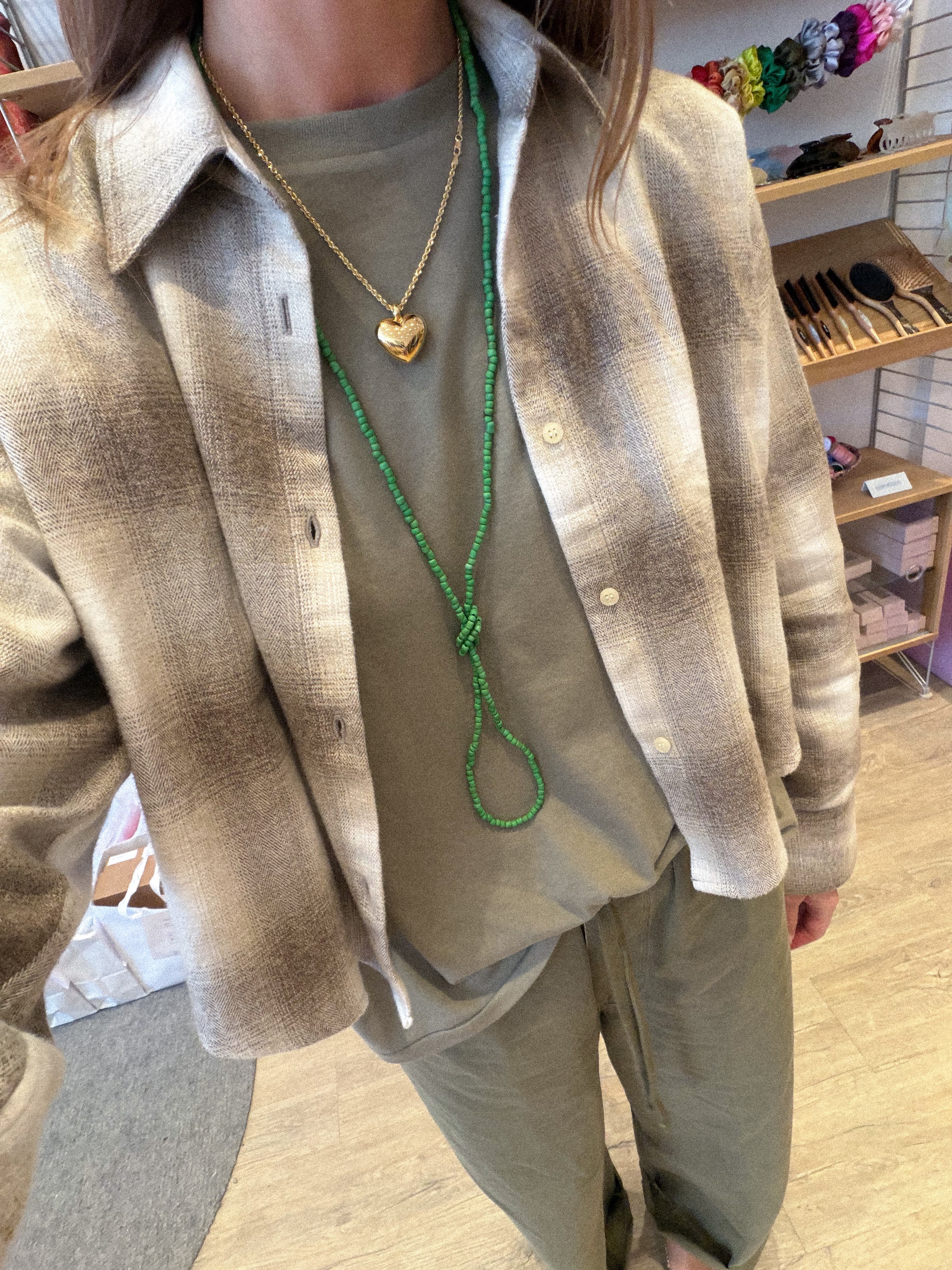 COLLIER LONG PERLES VERTES