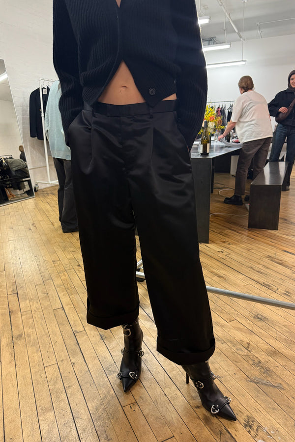 RELAXED CROPPED PLEATED TROUSER