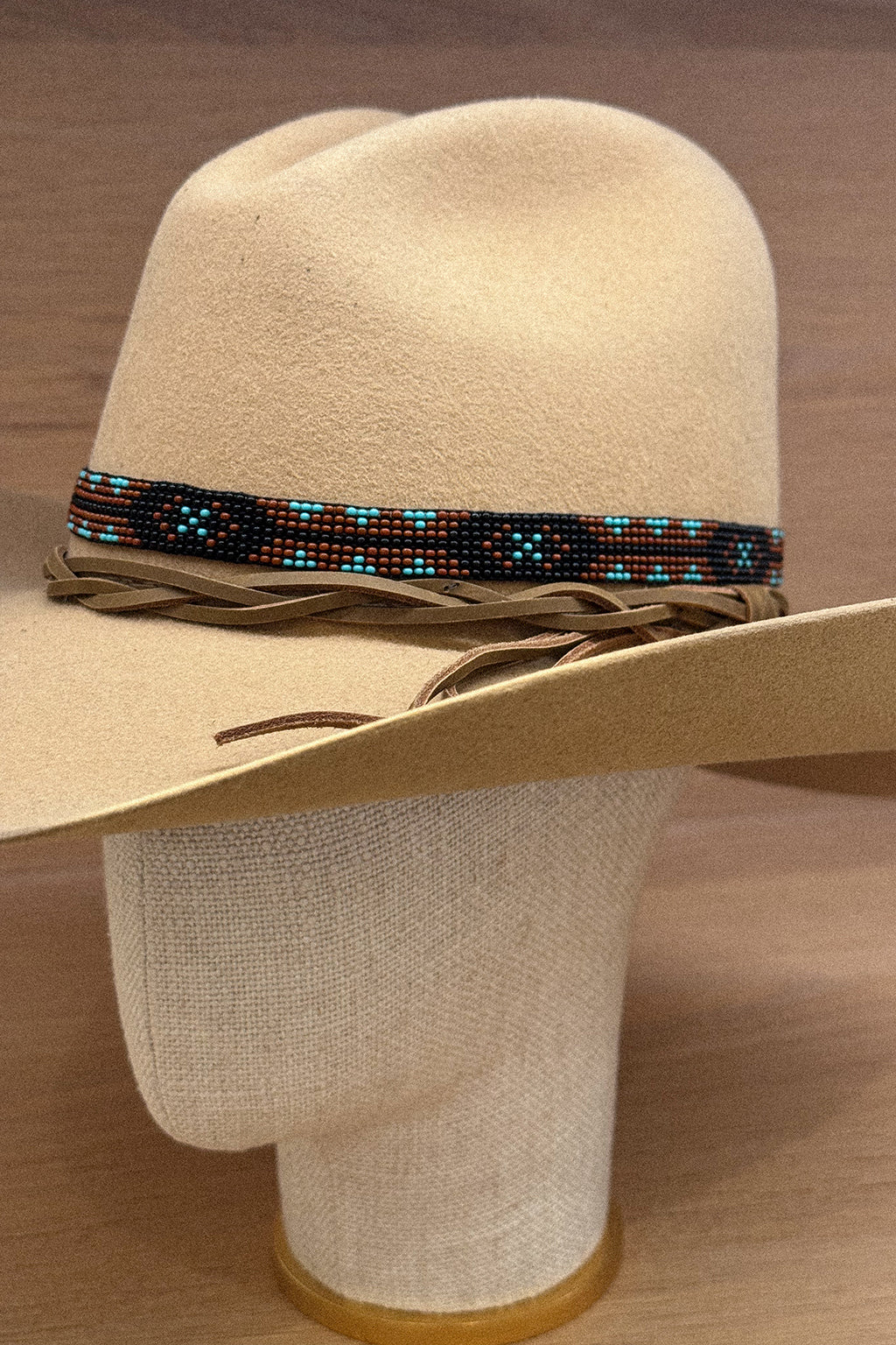 BEADED HAT BAND IN BROWN, BLACK & TURQUOISE